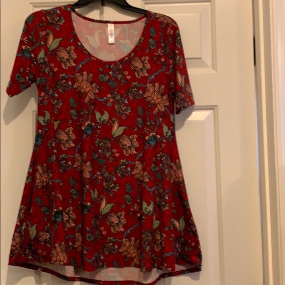 Very pretty colorful Wine mainly Top. - Picture 4 of 6